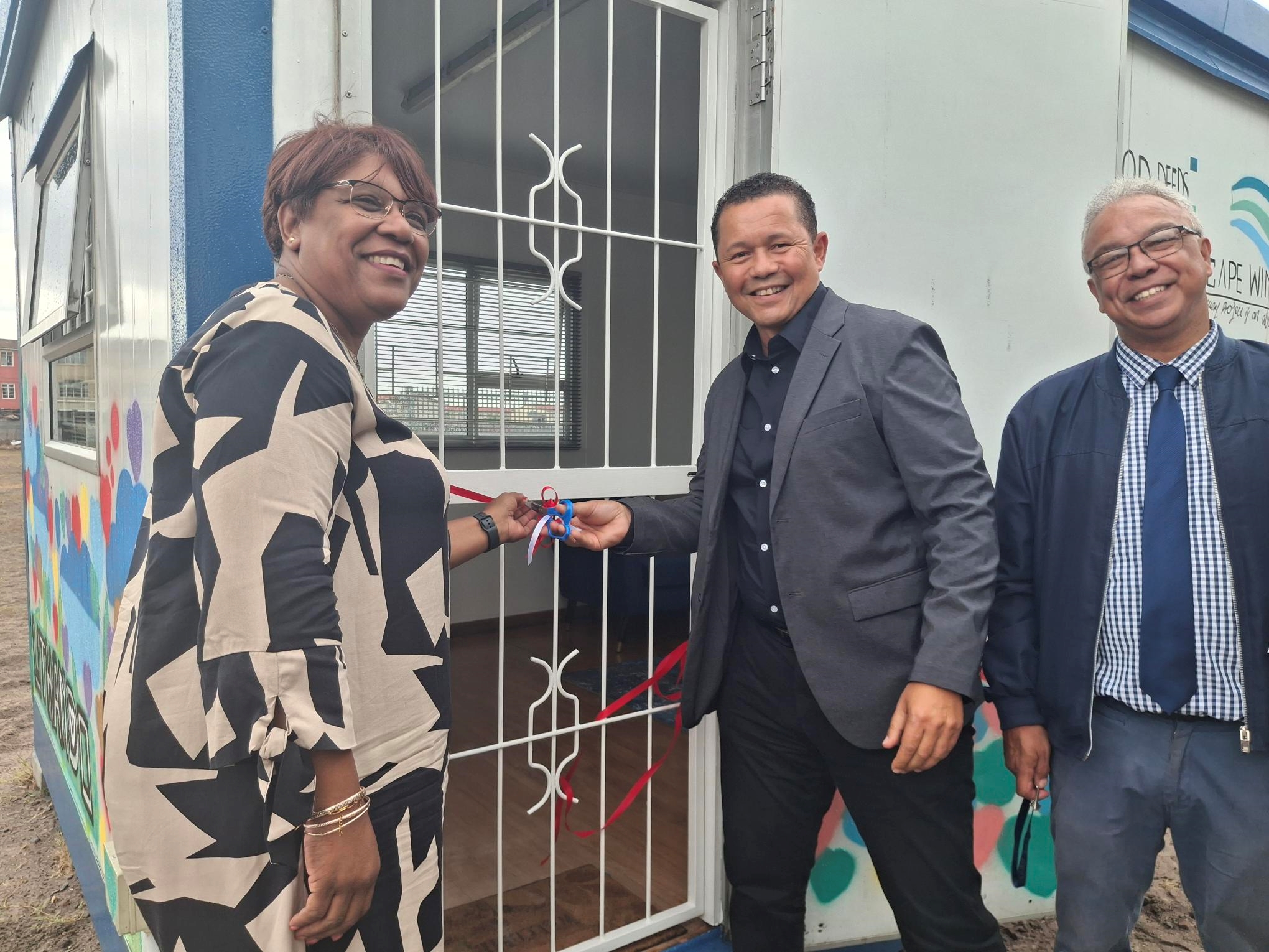 wellness-hub-opens-at-athwood-primary-school2.jpg