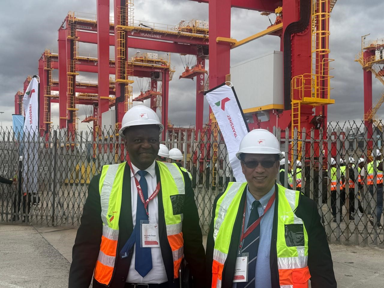 Dr Andile Sangqu  and Minister Ivan Meyer