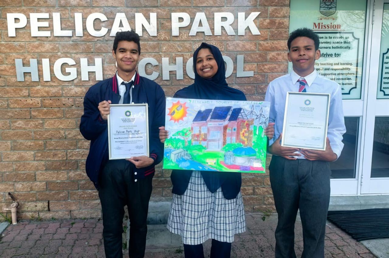 pelican-park-high-celebrated-for-energy-efficiency.jpg