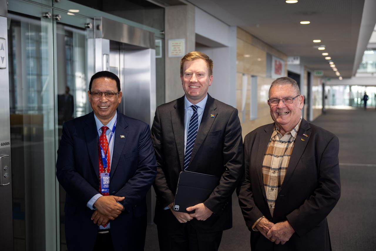 Ivan Meyer, Dean MacPherson and Terry Gale, Chairperson Exporters Western Cape