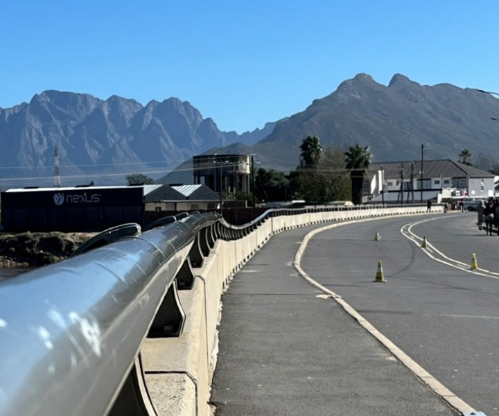 Flood-induced deformation of sections of the Smalblaar Bridge in May 2026