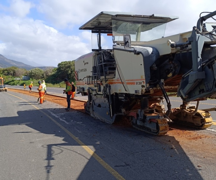 Milling for patch repair in the Franschhoek Pass