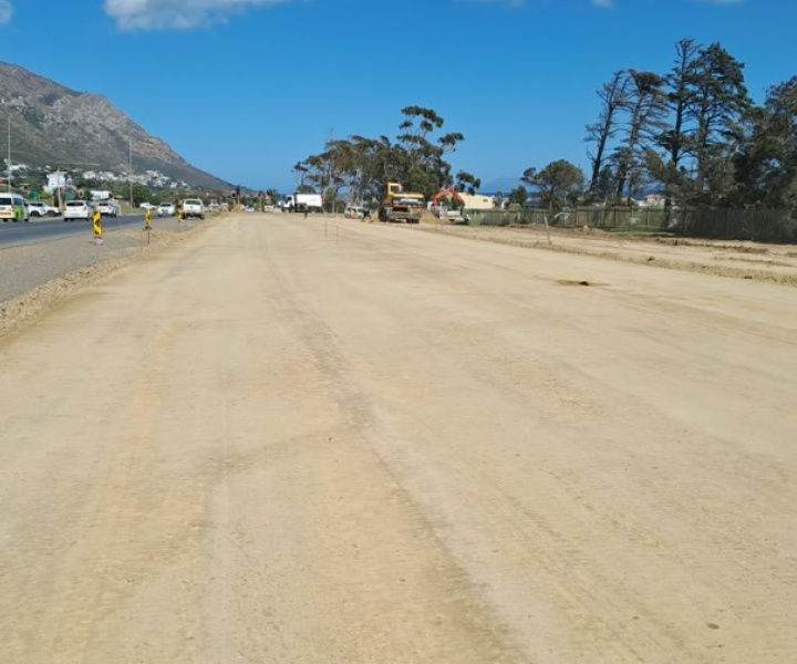 Sir Lowry's Pass Road 3