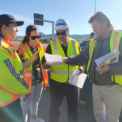 petro_swanepoel_kayla_smith_and_anton_barnard_with_minister_meyer