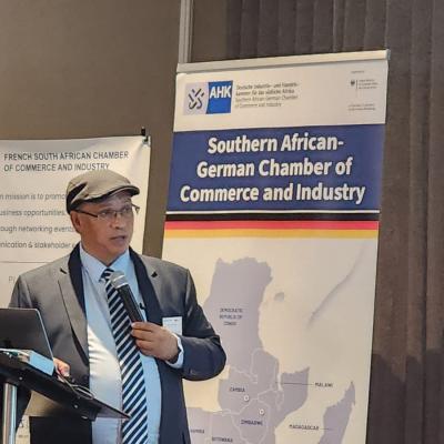 Minister_Meyer_addressing_french_and_german_business_chambers.