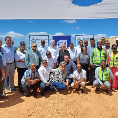 Premier with team behind construction of Riversdale solar plant