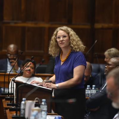 Minister Mireille Wenger delivering a speech in parliament