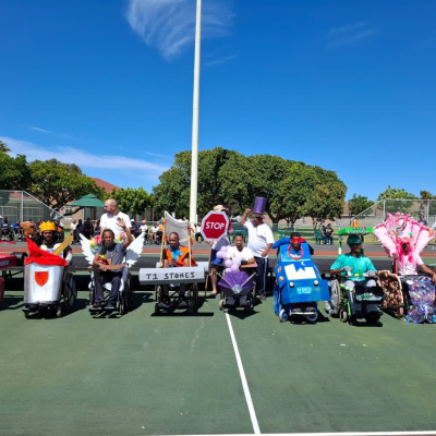 On Wednesday 3 December, the Western Cape Rehabilitation Centre hosted an event to celebrate the diversity of persons with disabilities by encouraging staff and patients to create wheelchair kascars.