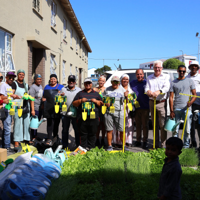 Premier Winde visiting Aziza Hendricks' community garden in Athlone