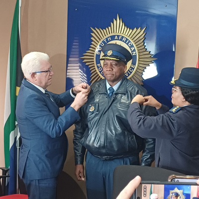 Premier Winde conferring honours for newly appointed WC SAPS Commissioner Dyantyi 