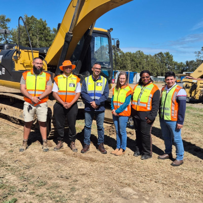 Min Simmers with the Sir Lowry's Pass Road project team